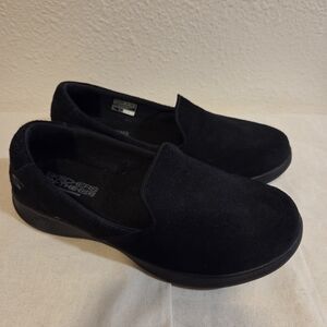 Skechers black suede loafers